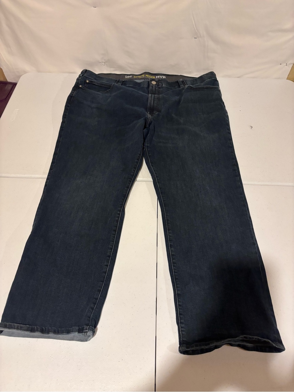 Lee Extreme Motion MVP Men’s Size 48x32 Relaxed Fit Straight Leg Blue Jeans